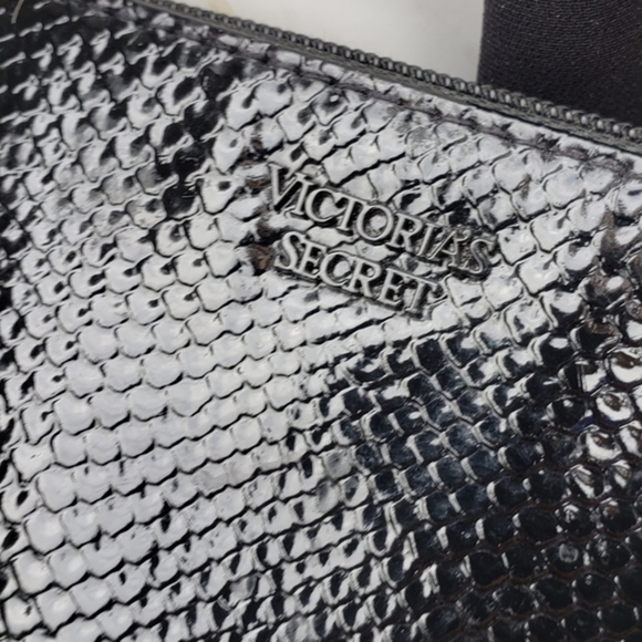 Victoria's Secret clutch‎ - Picture 6 of 9